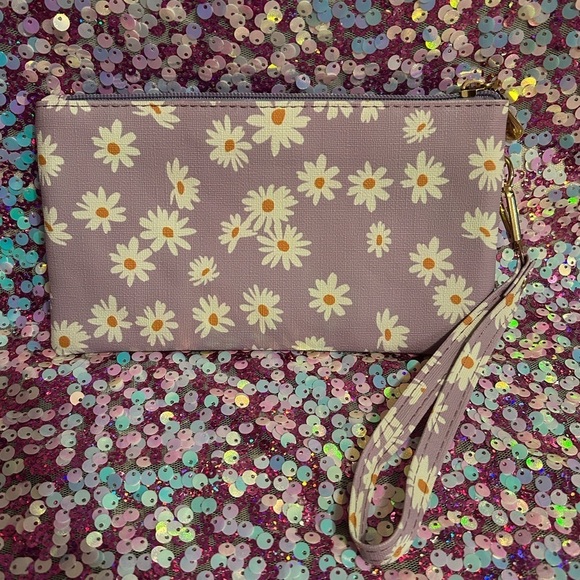 Handbags - Flower Wristlet